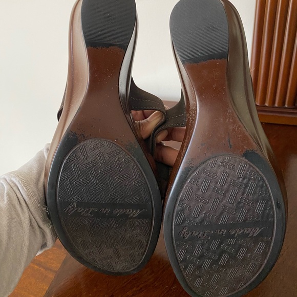 SOLD- Brown Thing Sandals by Italian Shoemakers Made in Italy Sz 7 - Picture 4 of 5